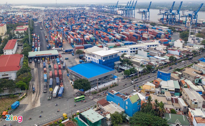 Cảng Cát Lái tăng tốc giải phóng container