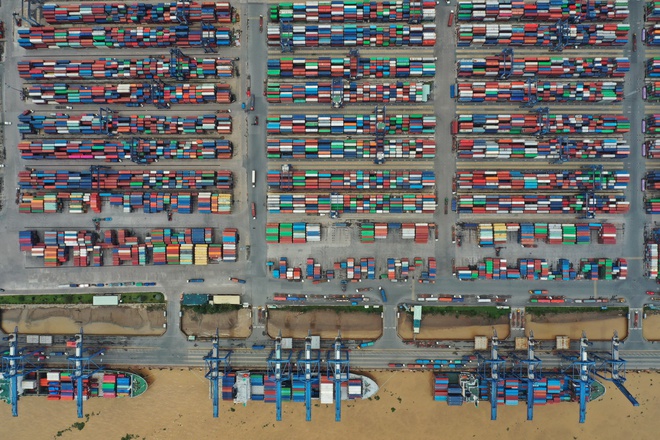Hàng container qua cảng biển Việt Nam tăng 22%