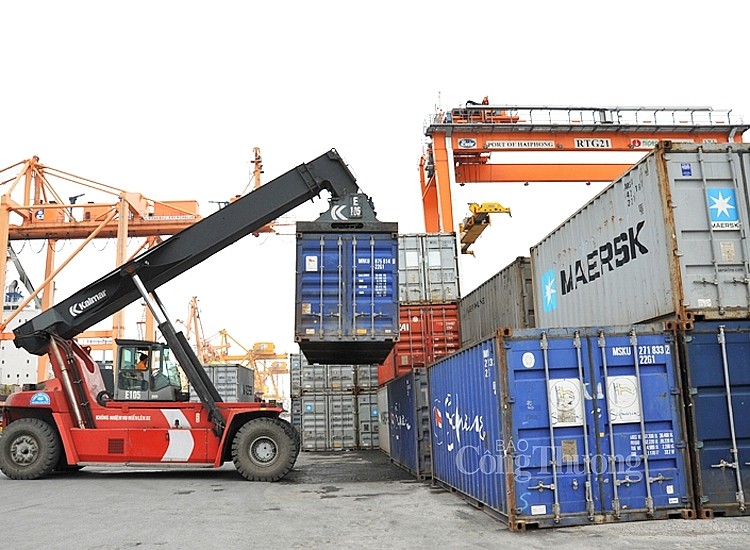 Xuất nhập khẩu tăng trưởng cao, bất chấp khó khăn do dịch bệnh
