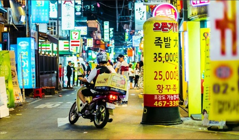 Từ Mỹ đến Hàn Quốc, làn sóng kinh tế tạm bợ lan rộng