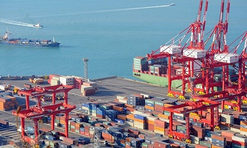 Duy trì tăng trưởng xuất nhập khẩu dương, xuất siêu kỷ lục