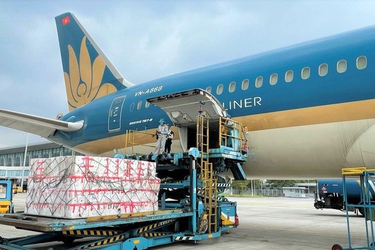 Ngành Logistics bứt phá và phục hồi mạnh mẽ