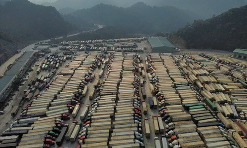 Từ ngày 17/01, cửa khẩu Lạng Sơn dừng tiếp nhận phương tiện chở hoa quả