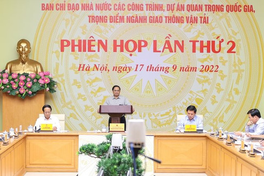 Giao thông vẫn là “điểm nghẽn” lớn ảnh hưởng đến phát triển kinh tế - xã hội