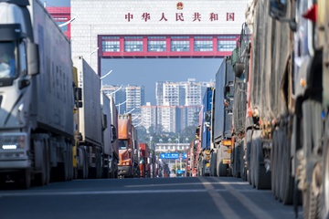 Xây dựng trung tâm đầu mối, giải cứu nông sản ùn tắc ở Móng Cái