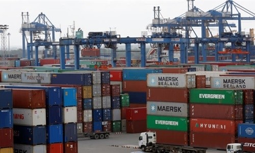 Việt Nam xuất siêu 1,3 tỷ USD tháng đầu năm 2021
