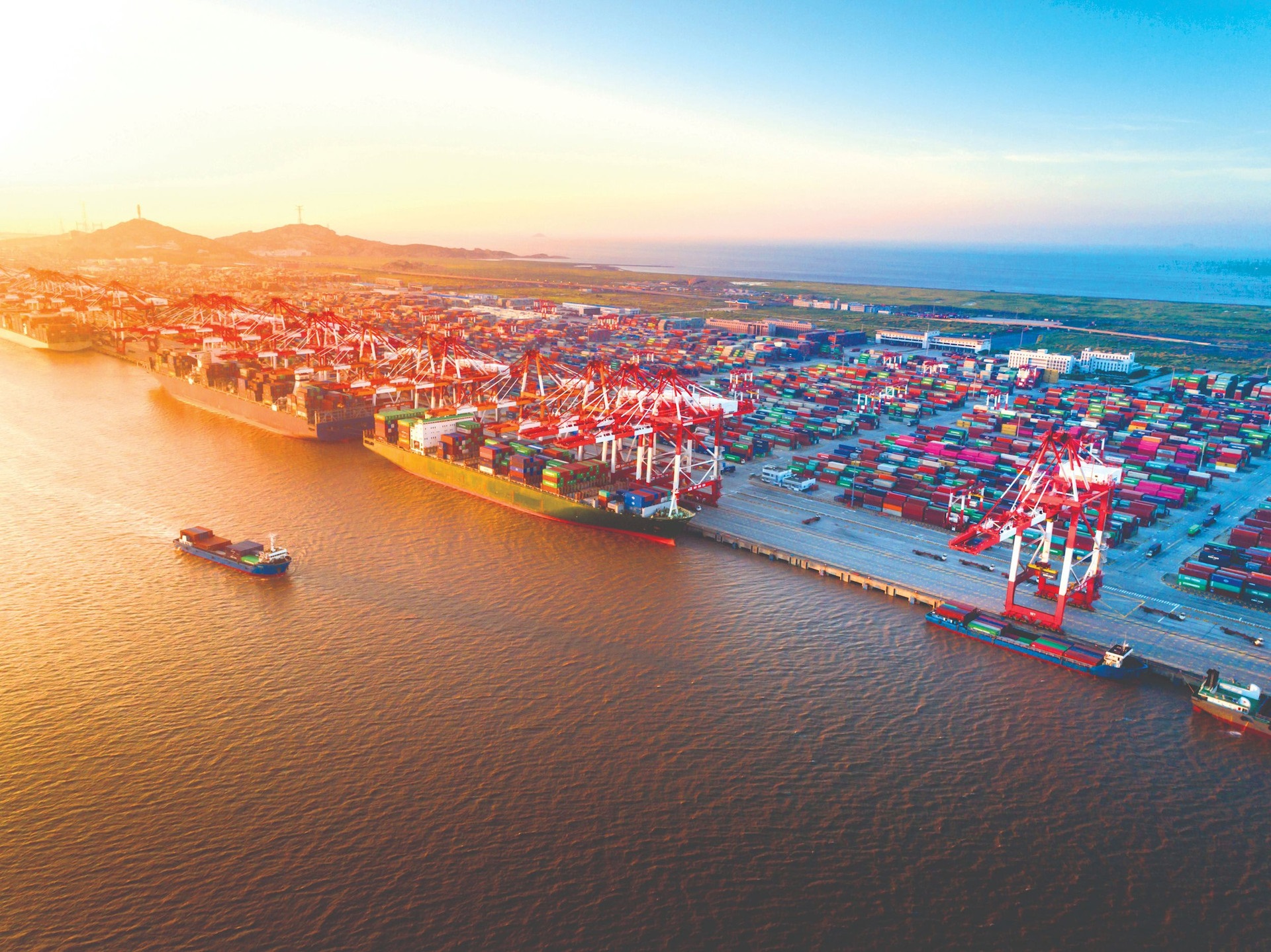 Đưa Việt Nam trở thành đầu mối logistics quan trọng trong khu vực và thế giới