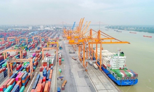 Duy trì “cảng xanh”, ứng dụng công nghệ trong kiểm soát dịch