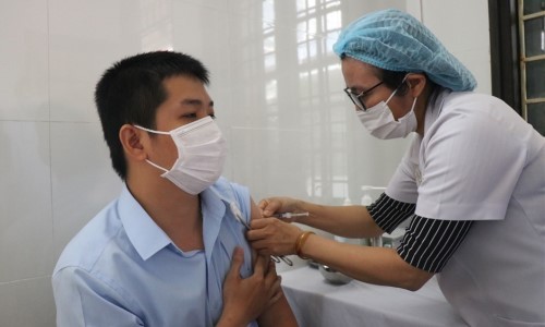 Bộ Công Thương đề nghị ưu tiên vaccine lao động vận tải và logistics