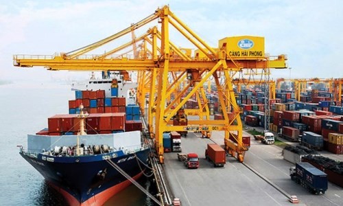 Hàng container qua cảng biển Việt Nam ước đạt gần 16,8 triệu TEUs